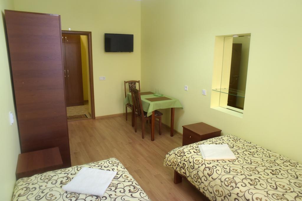 Apartment On Voloshyna Lviv Luaran gambar