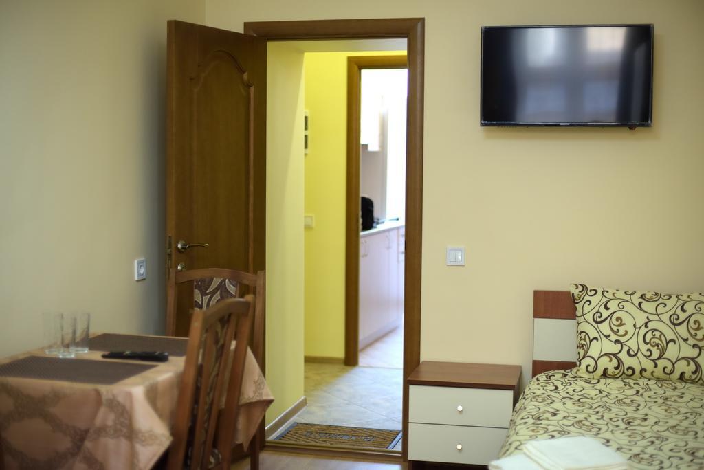 Apartment On Voloshyna Lviv Luaran gambar