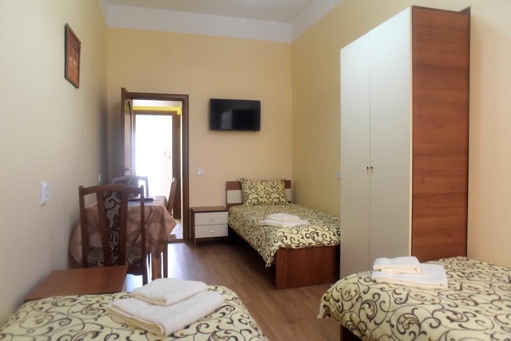 Apartment On Voloshyna Lviv Luaran gambar
